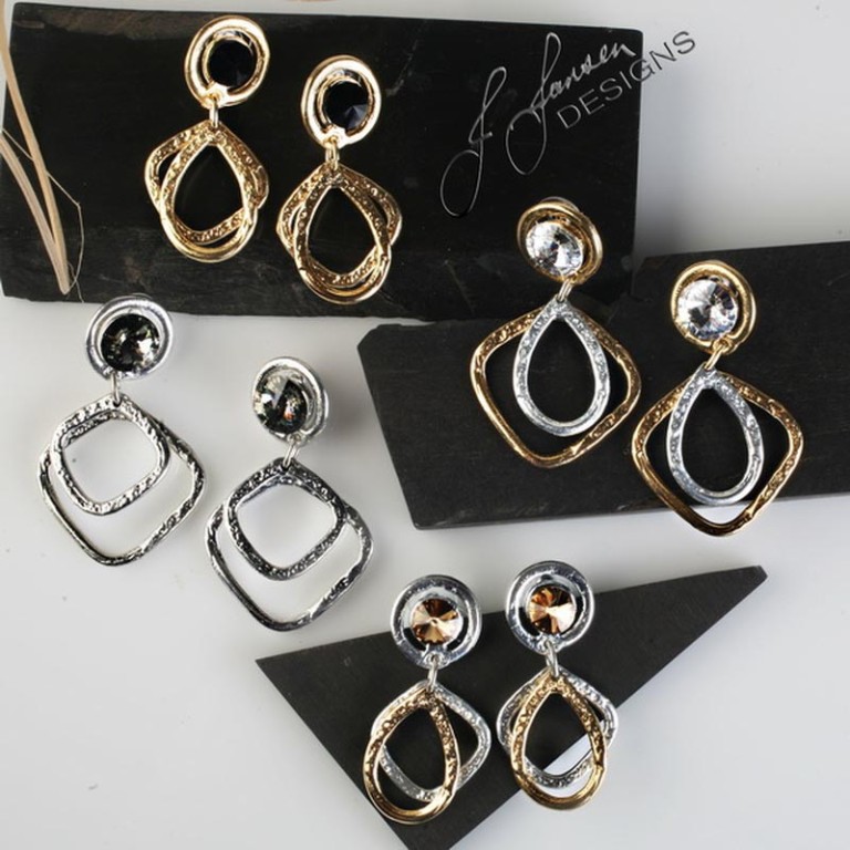 Earrings Bracelets & Rings 128 - Earrings - Middle Left