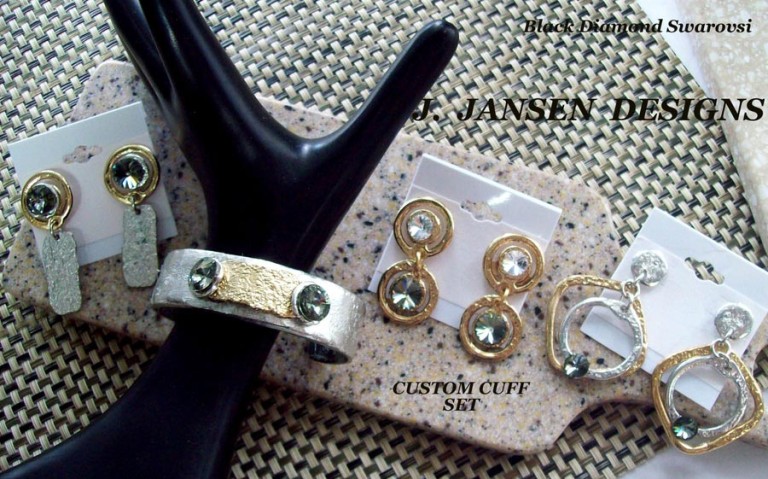 Cuff Bracelet 476 - Middle - Earrings